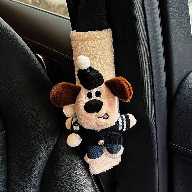 

Cute Cartoon Car Seatbelt Shoulder Pads, Suitable for All Seasons, Car Interior Decoration, Lamb Wool Seatbelt Covers Black Sheepskin Shoulder Pad Set