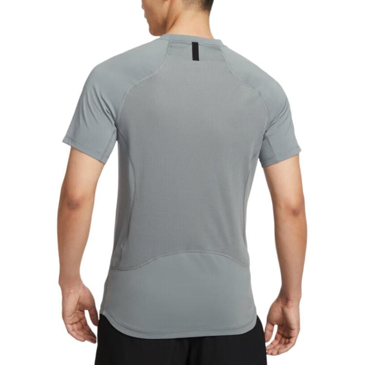 Nike Pro T Shirts Men's Gray Crew Neck Moderate HV0410-084