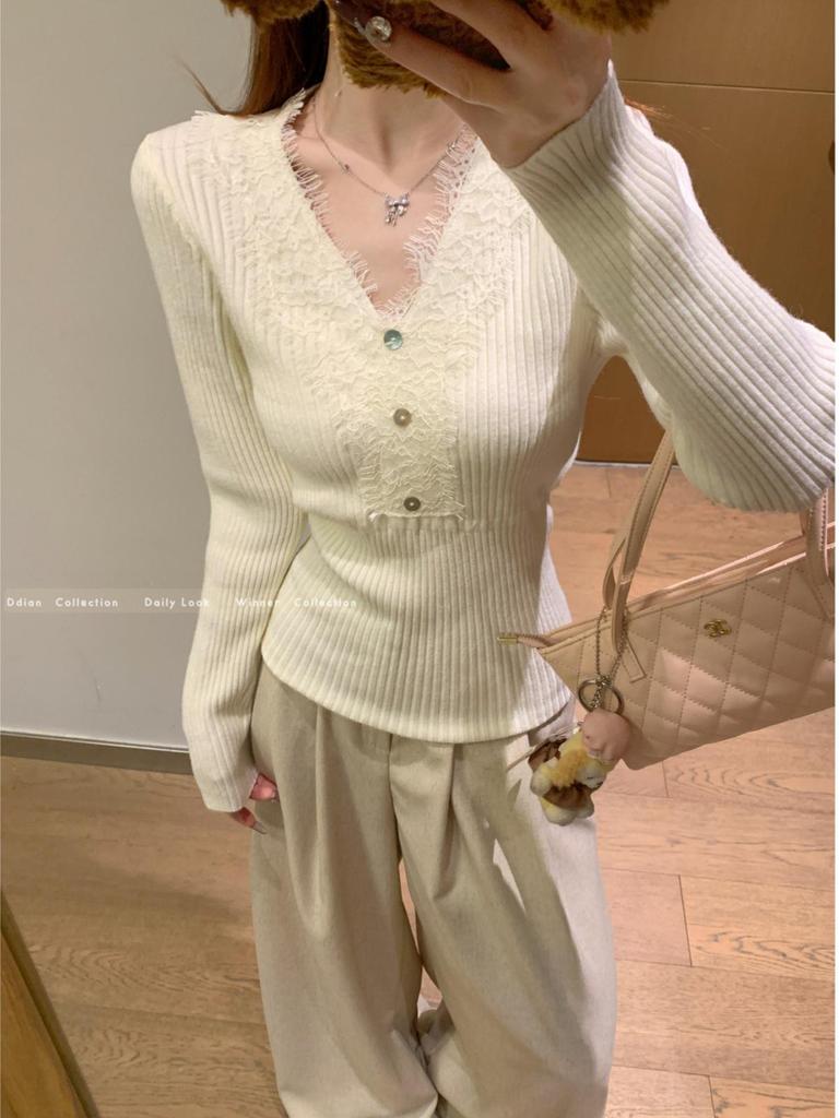 2026 Autumn Women's French Lace Knit Sweater: Elegant Layered Design