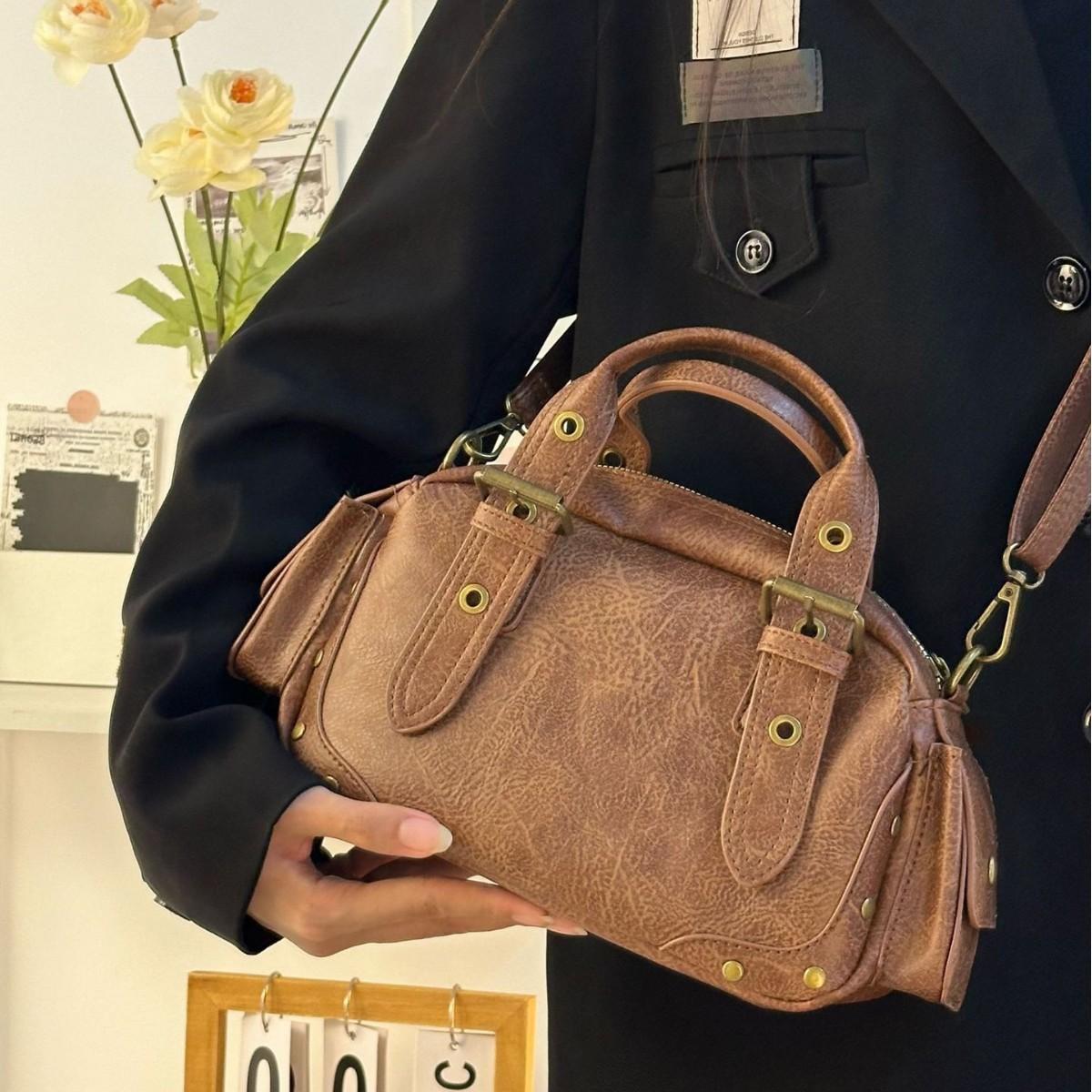 

Bag women s 2025 new fashion retro handbag bag niche design fashionable and versatile shoulder crossbody bag светло-коричневого