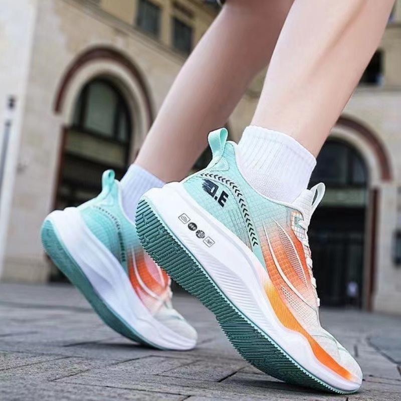 Scarpe da Corsa Ultraleggere Nuove 2025 Comode Sneakers Ammortizzanti a Suola Morbida Estive Traspiranti Versatili Scarpe Casual da Uomo