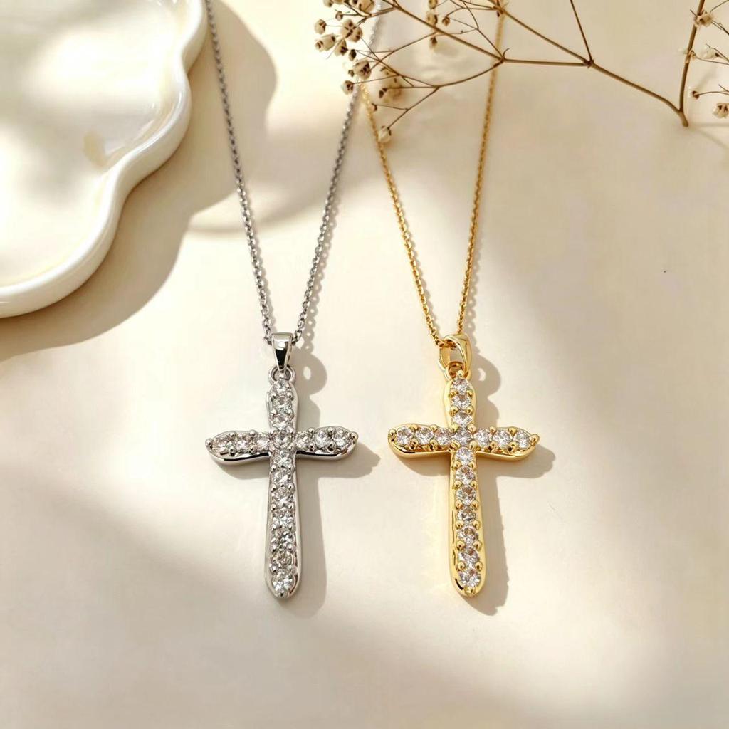 Zircon Cross Diamond Pendant Necklace - Luxury High-End Accessory