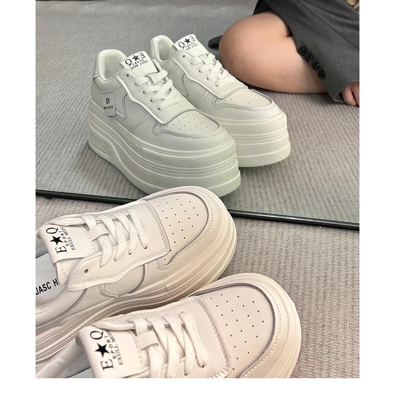 Scarpe zeppa muffin scarpe da donna primavera invisibile aumento altezza interna uomo basso Le suola spessa pelle scarpe bianche