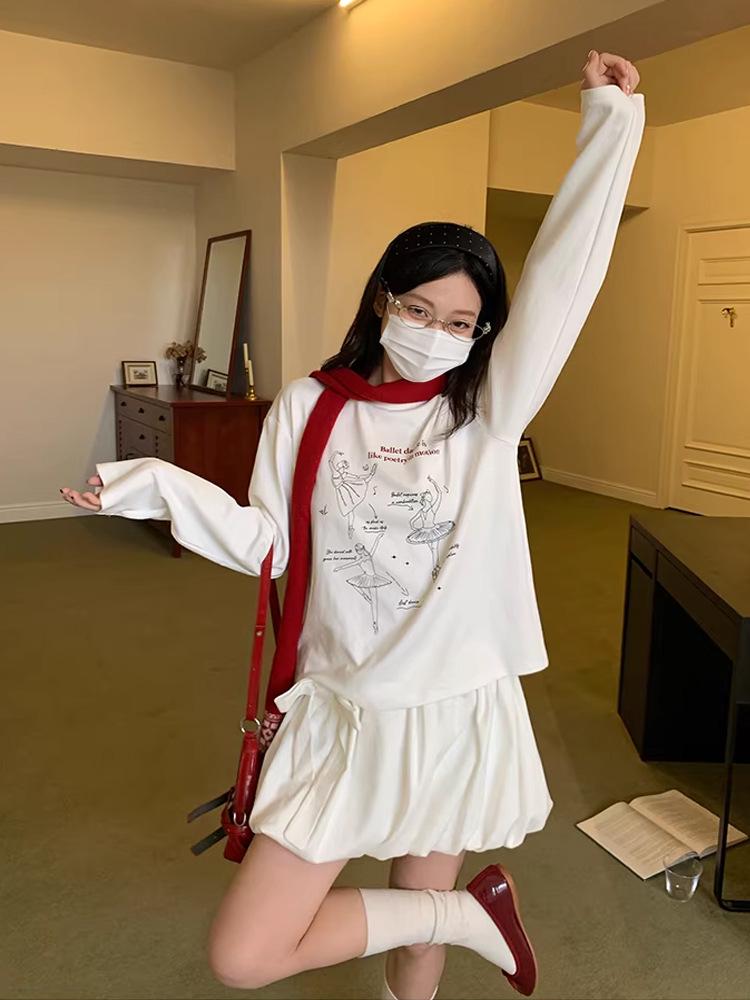 Spring/Autumn White Cotton Long-Sleeve T-Shirt: Versatile, Fashionable, Loose Fit Niche Design