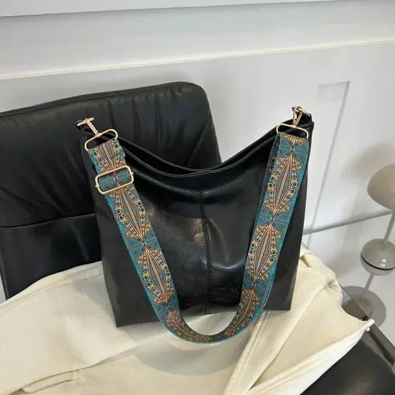 Vintage Solid Color PU Leather Women Fashion Shoulder Sling Bag High-Capacity Simple Wide Strap Bucket Crossbody Bag Commuting