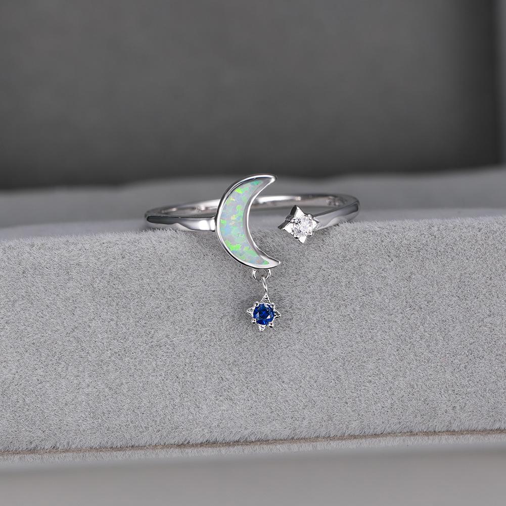 

Rose Gold Star Moon One White Diamond One Blue Diamond Womens Versatile Ring No. 10