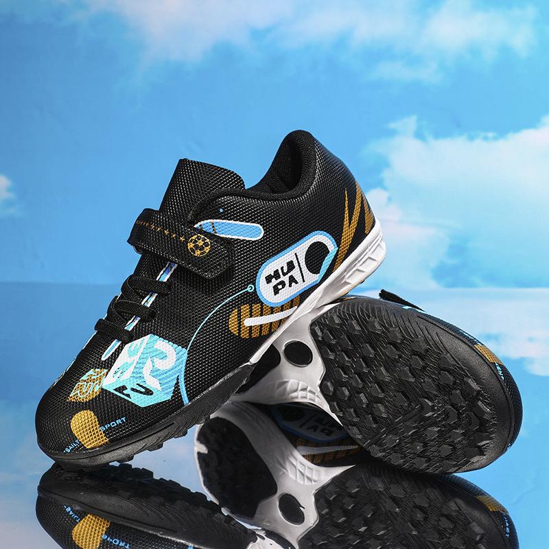 

Новые детские футбольные бутсы для мальчиков и девочек, подростковые, на липучках, с шипами, для учеников начальной и средней школы, соревновательные тренировочные бутсы 39