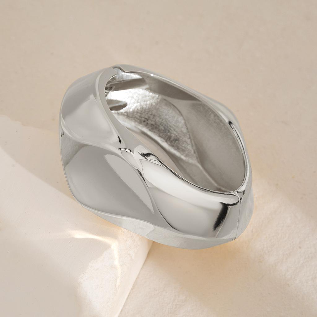 Exaggerated Metal Smooth Surface Wide Bracelet Bracelet Design Irregular Wave Spring Bracelet