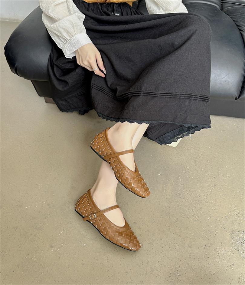 French inner height increase gold retro Mary Jane shoes women's 2025 spring new shallow mouth one-word buckle belt woven single shoes