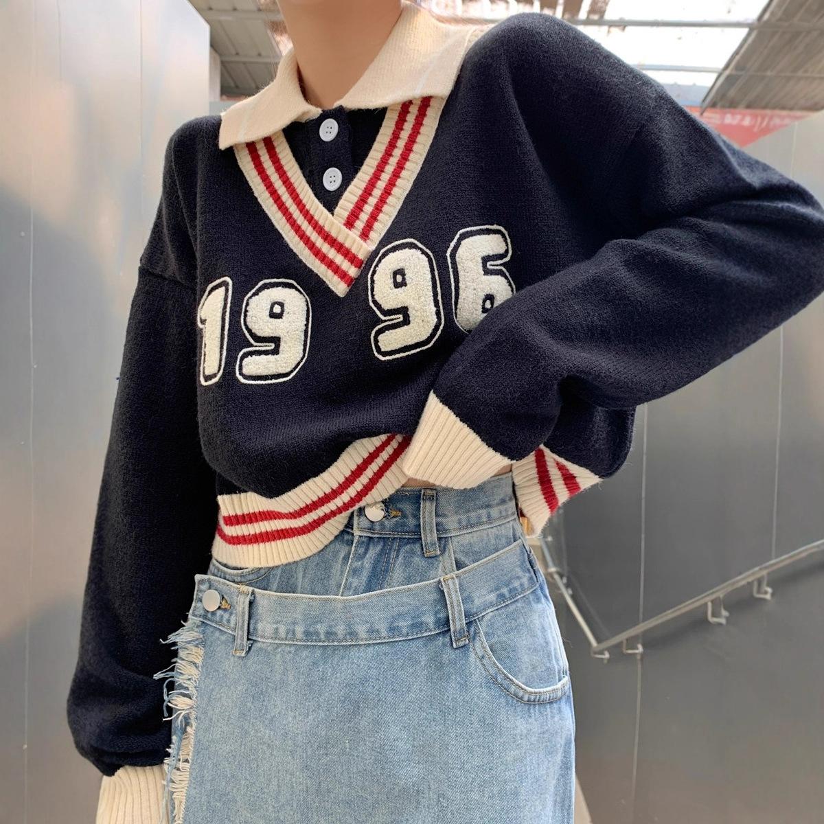 Короткий свитер женский осень и зима свободный повседневный дизайнерский college ленивый стиль воротник-поло вязаный модный one size fits all тёмно-синий 1990₽