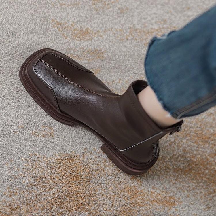 Retro British style women's 2026 autumn new low heel round toe soft leather super popular versatile Chelsea boots