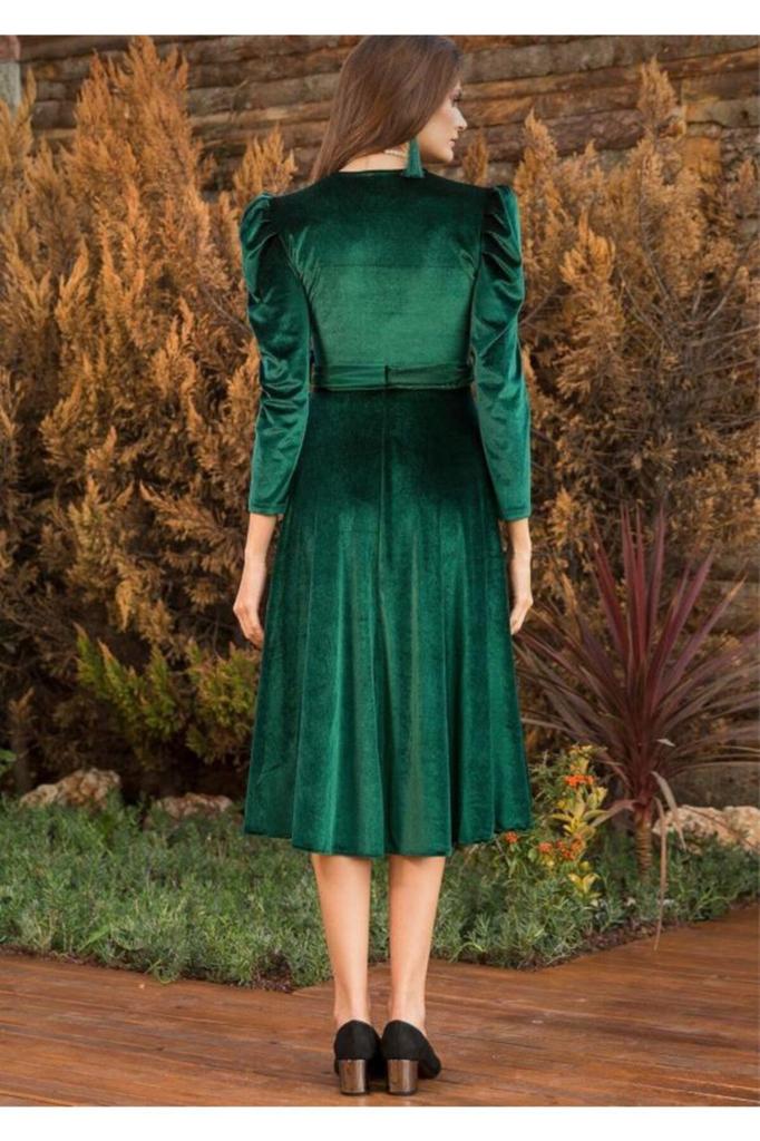 Großes Damenkleid in Smaragdgrün mit Wassermelonenärmeln, zweireihiges Samtkleid mit Gürtel