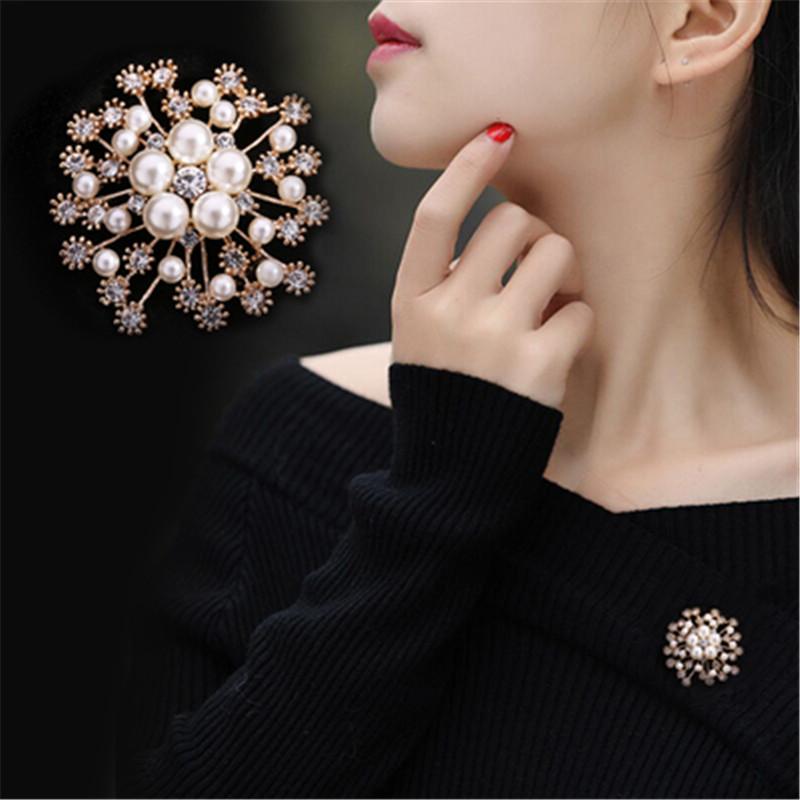 Korean Style Pearl Brooch: Versatile Floral Diamond Pin for Women's Coats