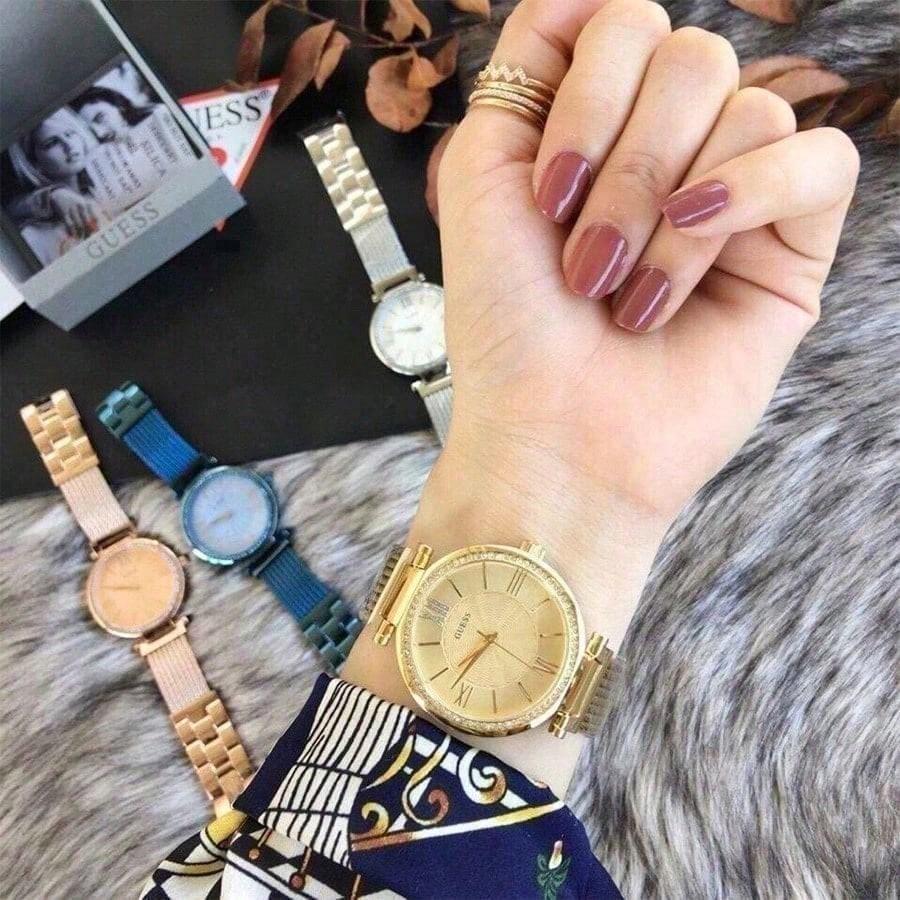 Guess Bayan Kuvars Saat, Kristal Mavi Kadran Kız Arkadaşlara/Annelere Hediye W0638L2