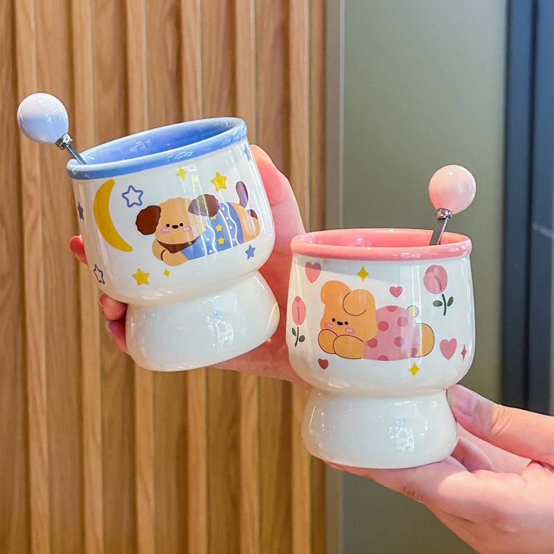 Cute couple pair of cups, a pair of ceramic mugs, a high-end gift box, and a wedding gift for male and female girlfriends.