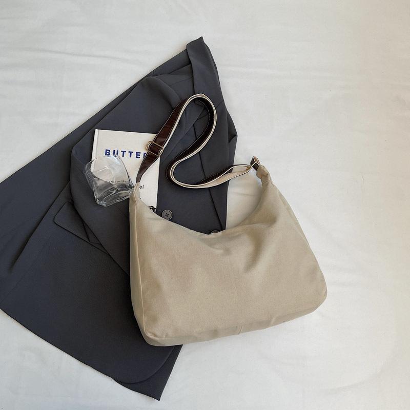 Soft Surface Matte Large Capacity Bag Women's New Shoulder Bag Autumn and Winter Retro Splicing Commuter Messenger Tote Bag