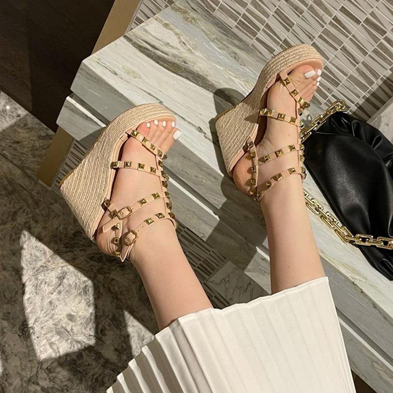 Women's shoes, versatile rivets, heightening high heels, women's muffin thick-soled straw wedge sandals