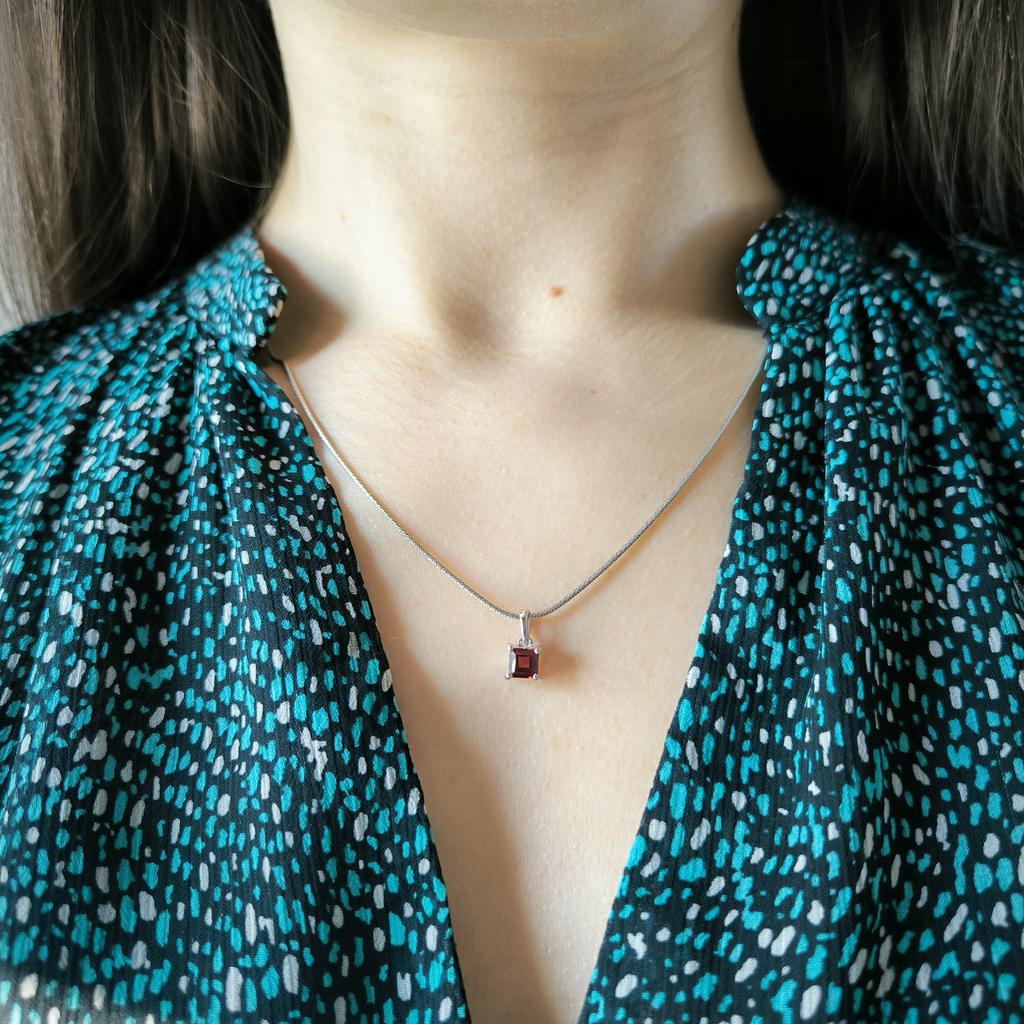 Silver Pendant with Garnet 0.85ct (2204367)