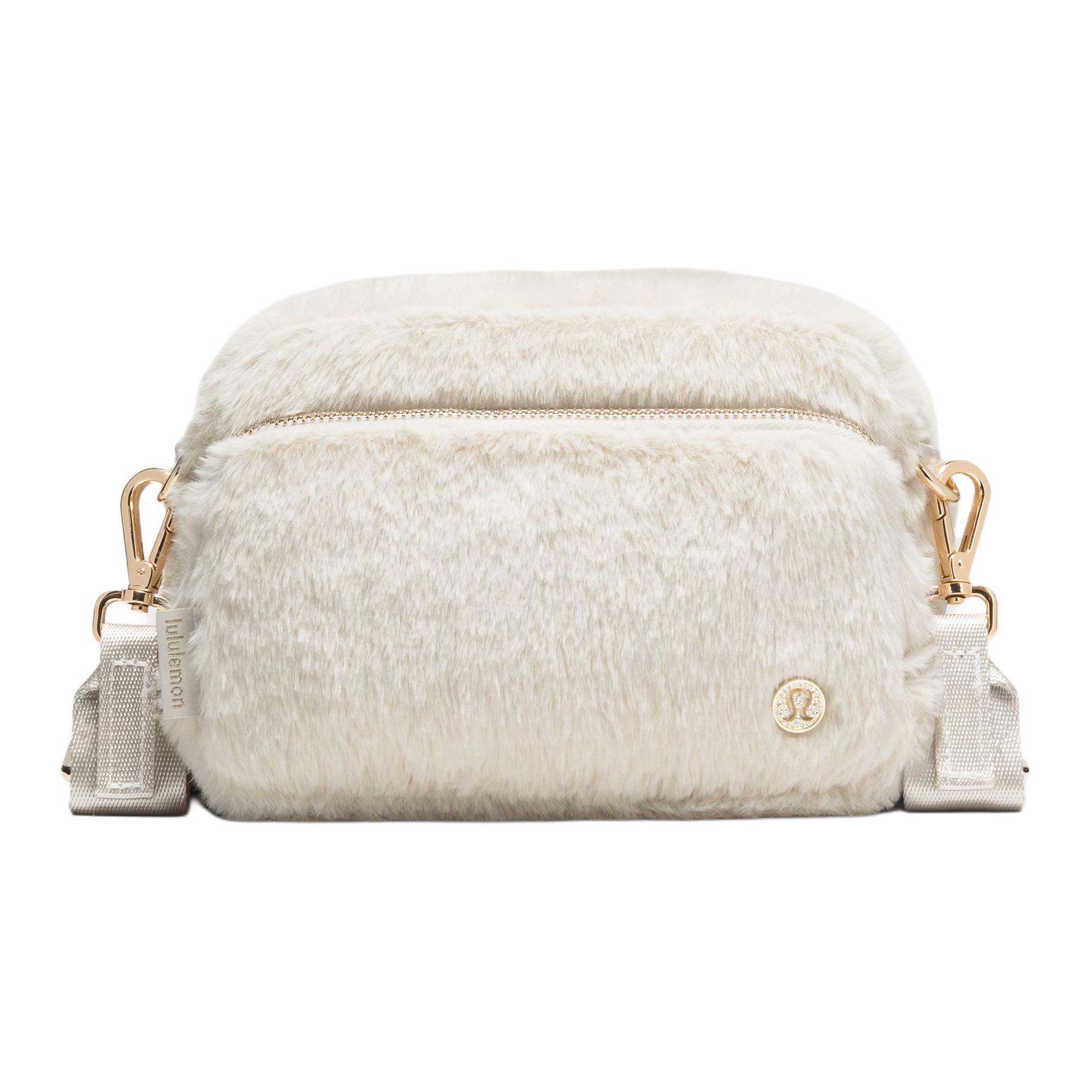 

Lululemon Everywhere 2L Zipper Closure Fashion Versatile Polyester Crossbody Shoulder Bag Unisex bags Ivory LU9CV9S-073288 Natural Ivory White