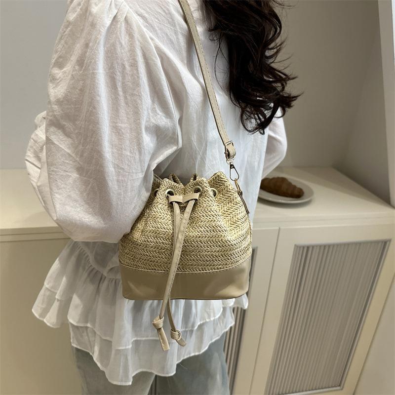 Summer popular beautiful niche shoulder bag retro high-end messenger bag splicing casual woven bucket tote bag