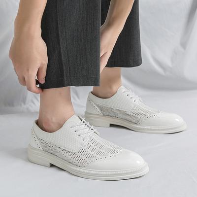 New Luxury Leather Brogue Men's Lace Up Hollowed Out Flats Shoes Casual British Style Men Oxfords 2024 Fashion Brand Dress Shoes