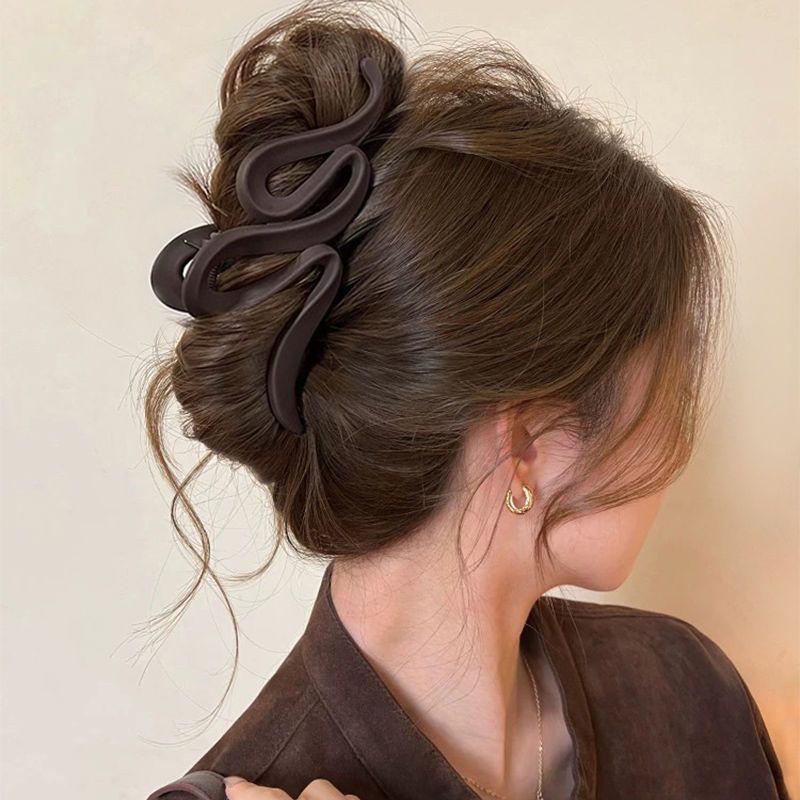 Elegant Large Hair Claw Clip for Thick Hair - High-End Korean Updo Shark Clip