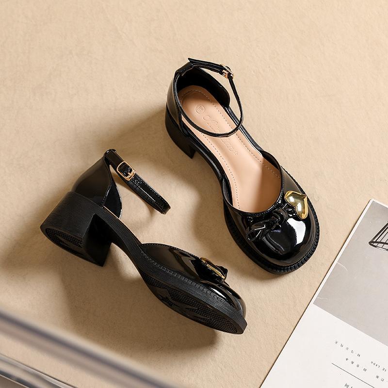 Yuexinwang leather flat for Huizhou women's shoes heels hollow cool slippers women's new summer high-heeled sandals