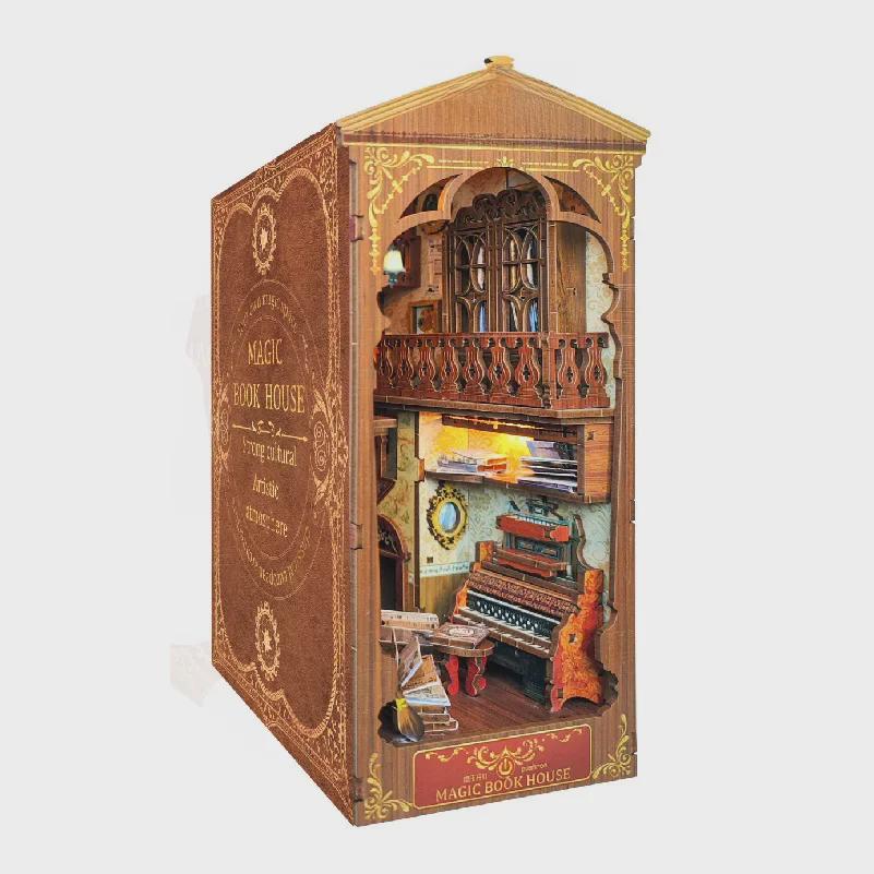 

Подставка для книг «Китовый космос» 3D своими руками: Собранная вручную настольная модель игрушки