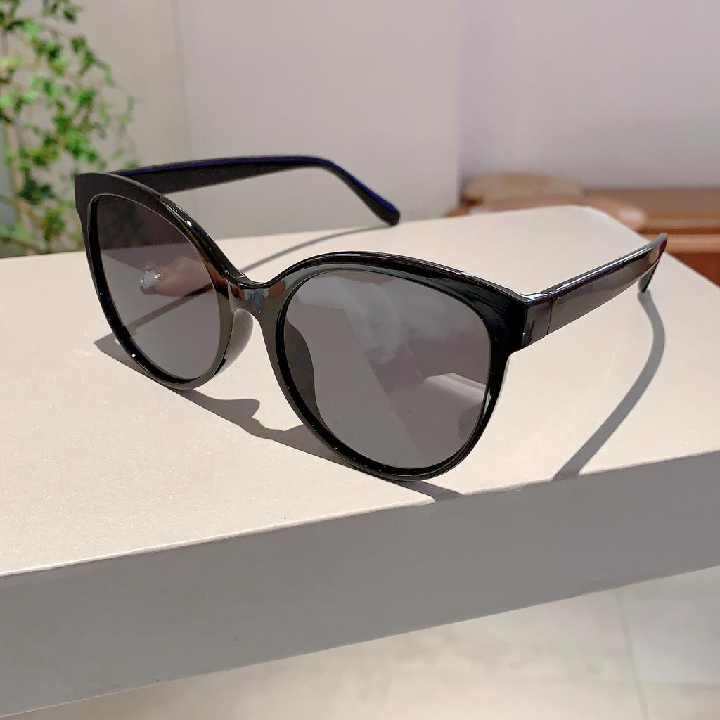 KAMMPT Vintage Cat Eye Sunglasses 2024 New Women Stylish Oversized Candy Color Outdoor Shades Fashion Brand Design Sun Glasses