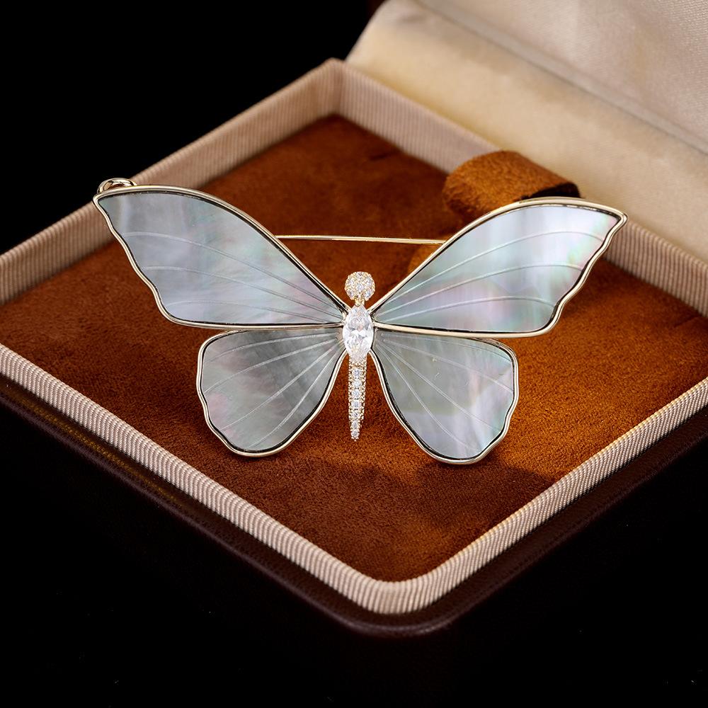 

Женская брошь в элегантном дизайне «легкая роскошь», модная и универсальная, с нишевым чувством дизайна, повседневный аксессуар