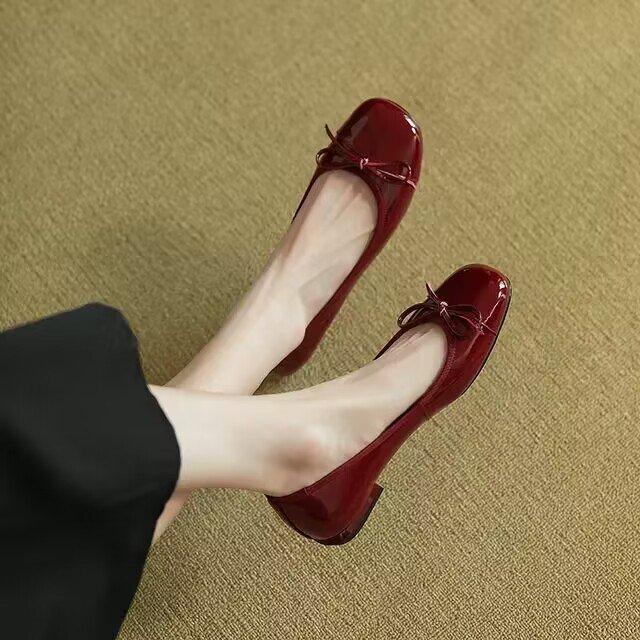 French Retro Bow Patent Leather Beanie Shoes Women 2025 Flat Summer and Autumn Soft Leather Thick Heel Burgundy Single Shoes Women