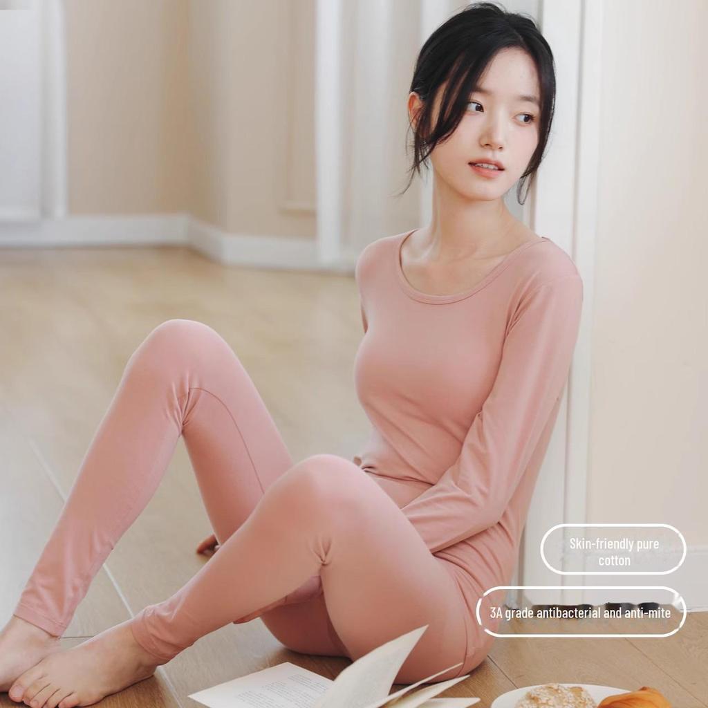 Dámský termo set z čisté bavlny: Tenký svetr a úzké kalhoty s kulatým výstřihem v jednobarevných barvách na podzim a zimu.