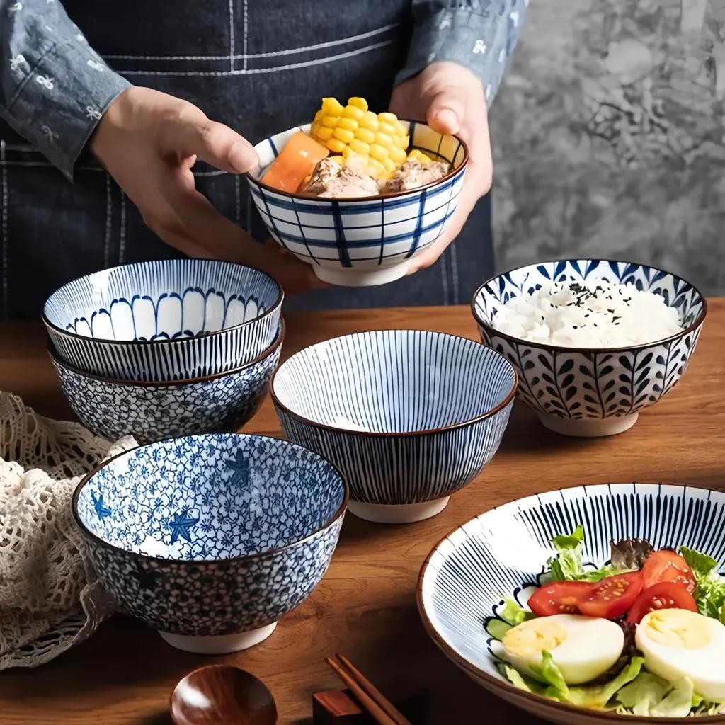 Japanese style blue and white hand painted 4.5 inch ceramic bowl, retro style rice bowl for home use.