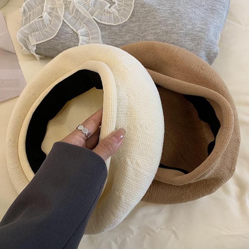 Milchweiße gestrickte Baskenmützen für Damen Süße niedliche Wollmalermütze Lässige weiche Panama-Baskenmütze Damenmode Elegante Schiebermütze