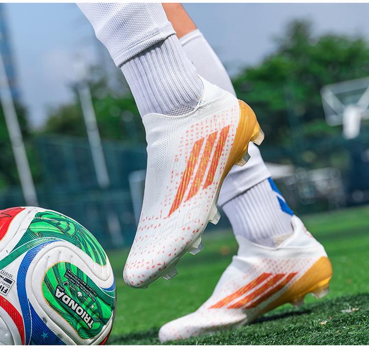 Scarpe da Calcio World Cup per Adulti e Ragazzi con Tacchetti AG/TF - Disponibili