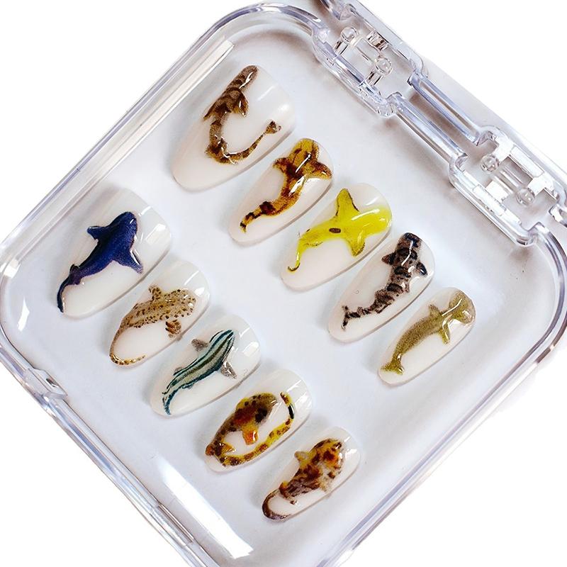 

10 шт. Накладные ногти Глубоководная акула ручной работы, миндалевидной формы, в океанском стиле, с 3D декором в виде раковины и осьминога
