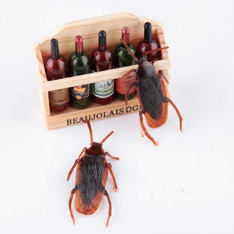 20Pcs Special Lifelike Model Simulation Fake Rubber Cockroach Bug Roaches Toy Novelty Trick Toys
