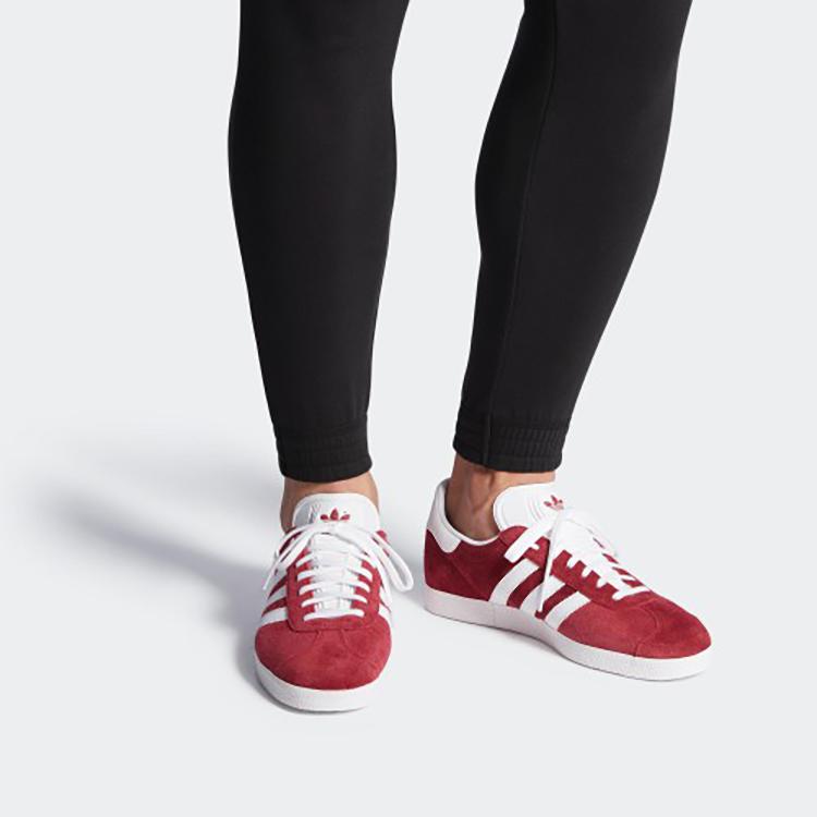 adidas Gazelle Collegiate Burgundy Unisex Sneakers Red Cloud-White Gold-Metallic B41645