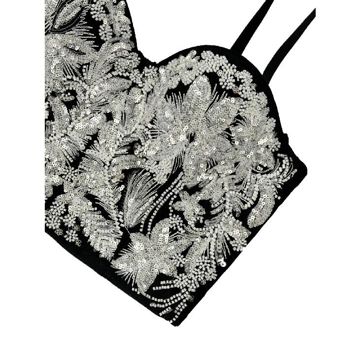 Korsetai, madingi ir elegantiški moteriški drabužiai