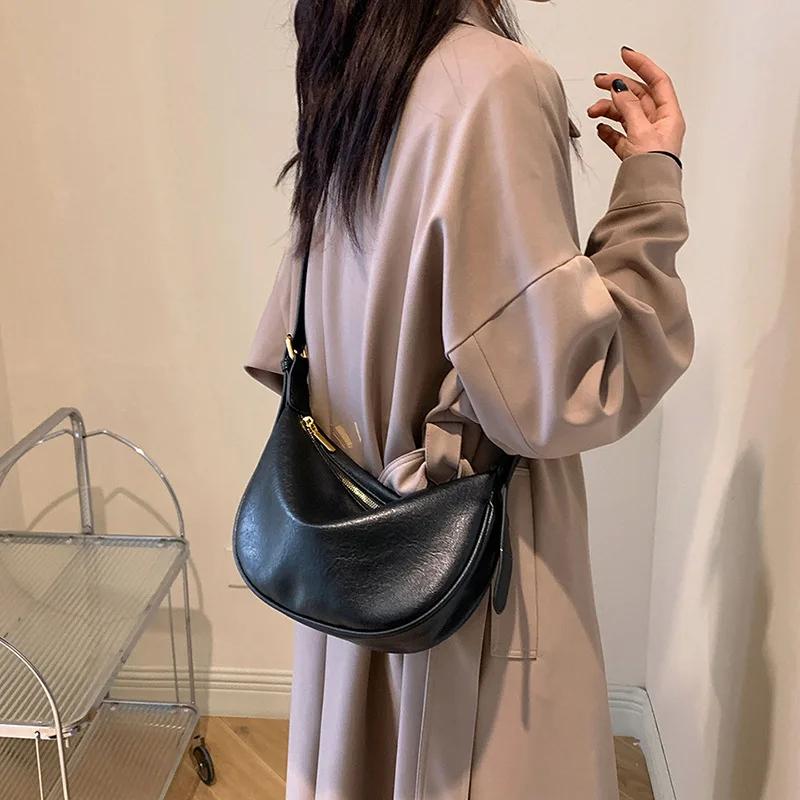 Small Women's New Trendy Explosion Casual Versatile Fashion Niche Messenger Bag High-end Dumpling Bag