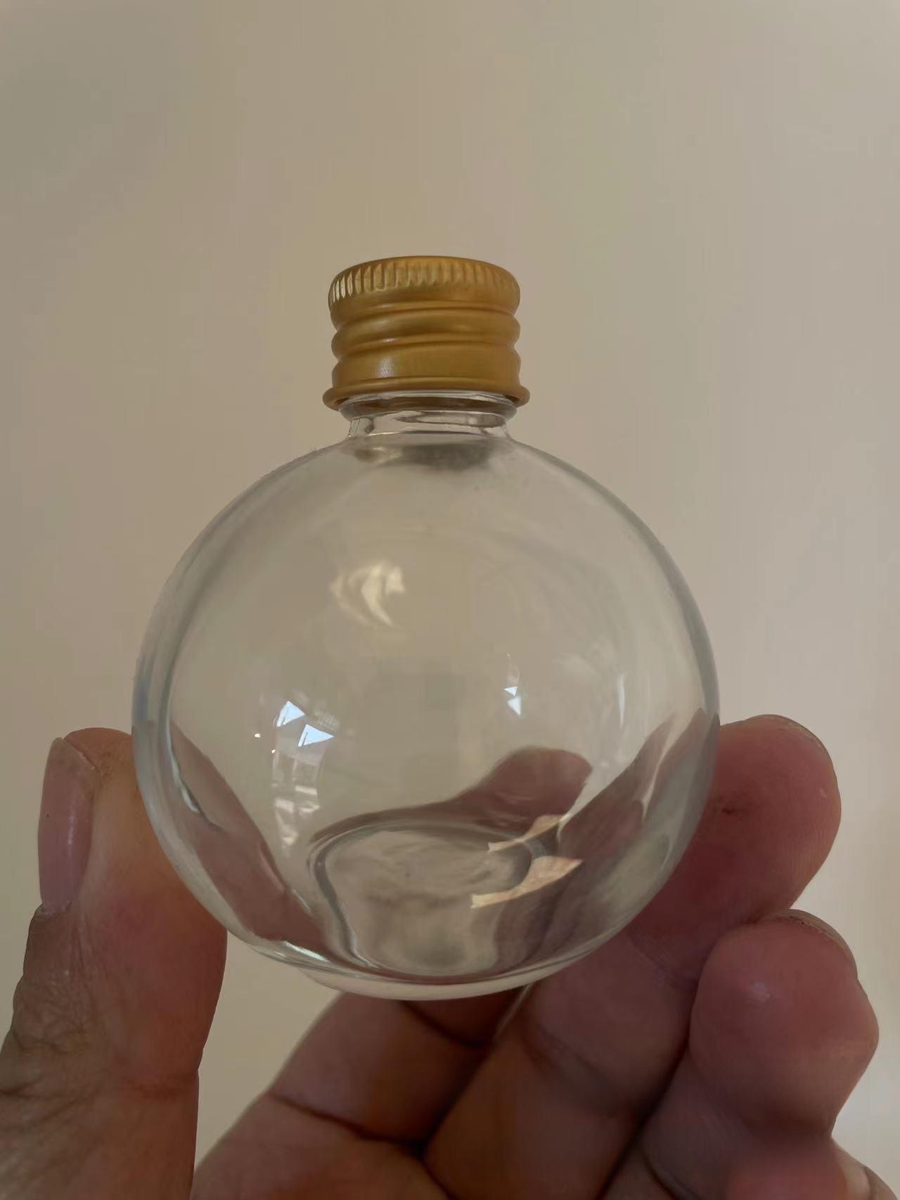 

Круглый флакон кристально-белого цвета с деревянной пробкой. Доступен в объемах 120 мл, 180 мл, 250 мл. Идеально подходит для масел Drift, Wishing и эфирных масел. 50ml round wire mouth