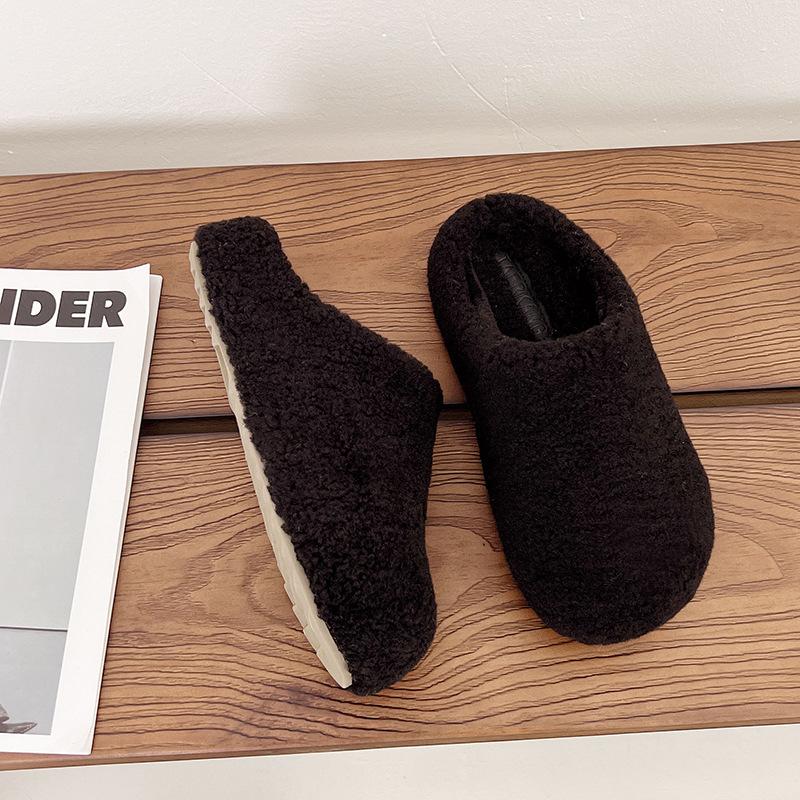 Baotou kapcie damskie noszą grube podeszwy wysokiej klasy puszyste buty 2025 jesień nowe absolutne dziecko celebryta internetowa leniwe buty