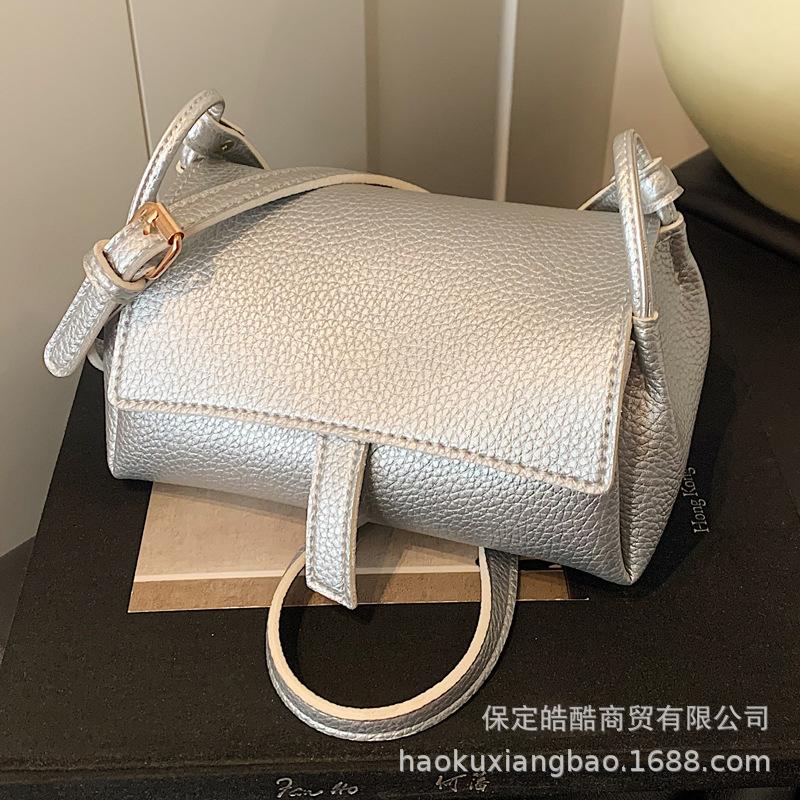 

This year s popular small bag women s summer versatile 2025 new fashion messenger bag Korean version ins small square bag коричневый
