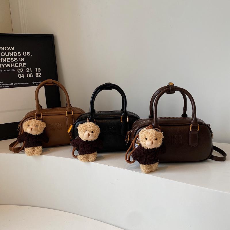 Maillard Retro Women's Bowling Bag: Versatile, Fashionable Autumn/Winter Handbag for Single Shoulder or Crossbody Use.