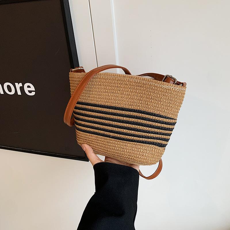 Straw Women's Bags Summer Seaside Outdoor Vacation Personality Beautiful 2025 New Beach Bag Bucket Messenger Bag