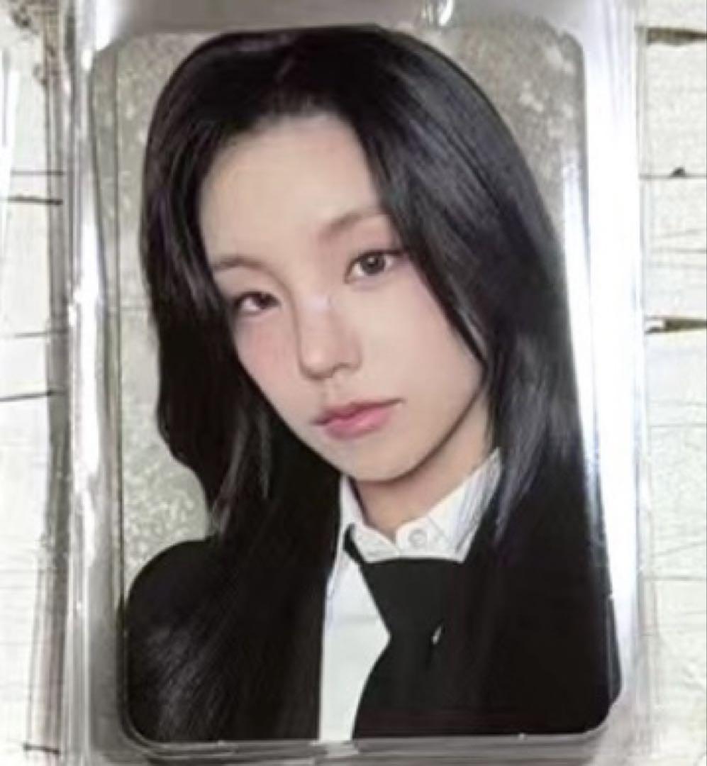 

[USED] itzy Yeji GOLD cokodive autograph session limited trading card