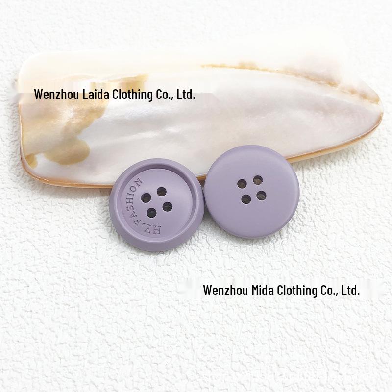 

Цветные матовые пуговицы из смолы с четырьмя отверстиями для мужских и женских тренчей, пальто и костюмов