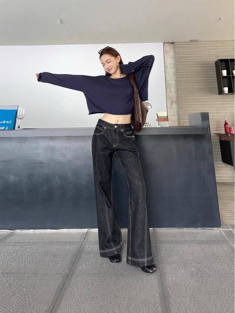 Damspecifika Högmidjade Retro Jeans med Kontraststygn och Vida Ben