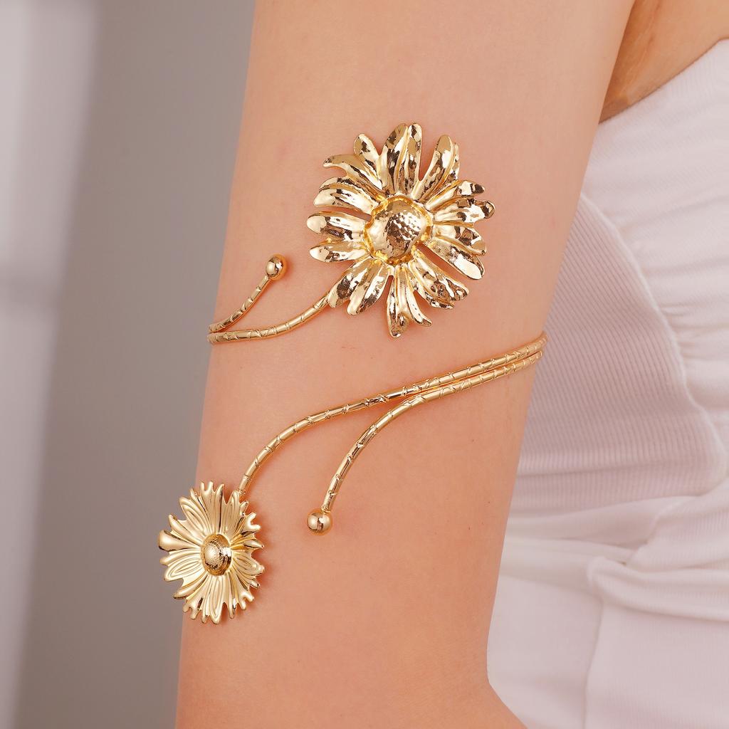Hot Sale Flower Open Arm Bracelet Geometric Light Luxury Niche High-end Bracelet Fashion Arm Ring Non-fading Bracelet