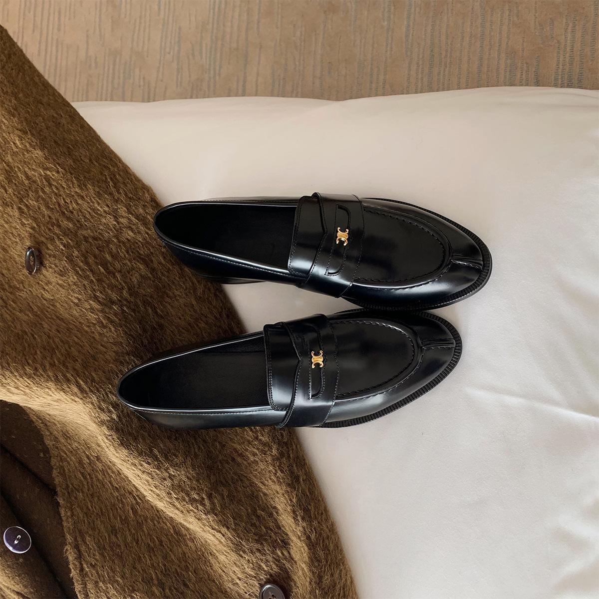 

Узкая версия мокасин из коровьей кожи Arc de Triomphe женские летние в британском стиле с открытым краем и бусинами на плоском каблуке, одинарная обувь, маленькая кожаная туфля 34